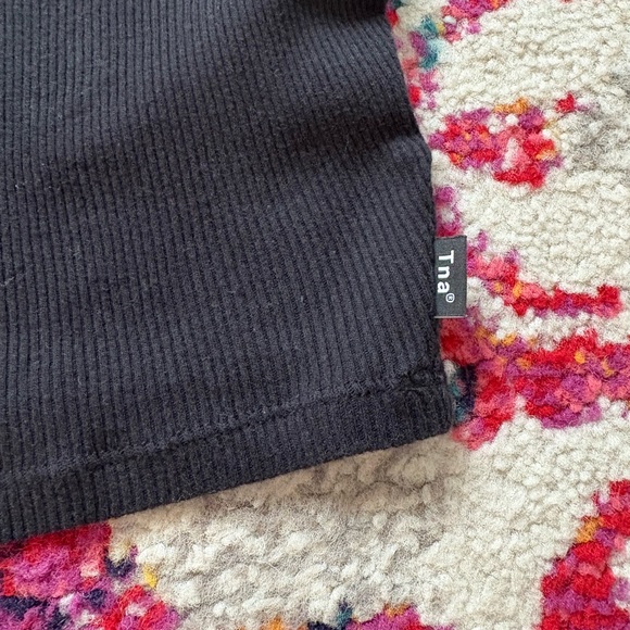 Aritzia TNA Black Ribbed Crop Tank - Picture 2 of 4